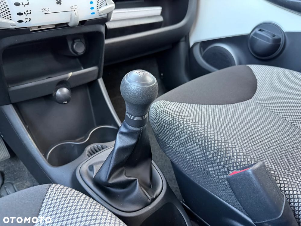 Toyota Aygo 1.0 VVT-i Sol EU5 - 22