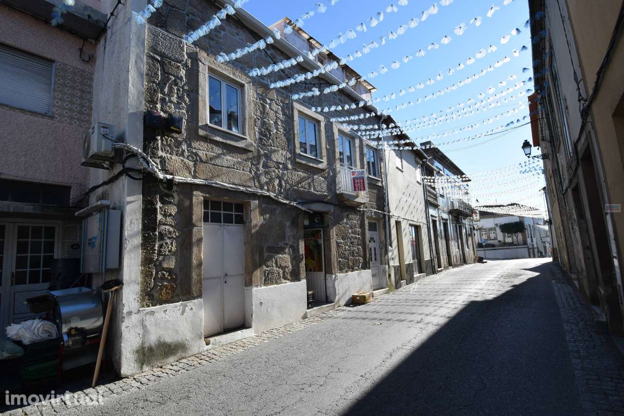 Moradia V2 c/ Comércio - Vila de Caria - Grande imagem: 2/37