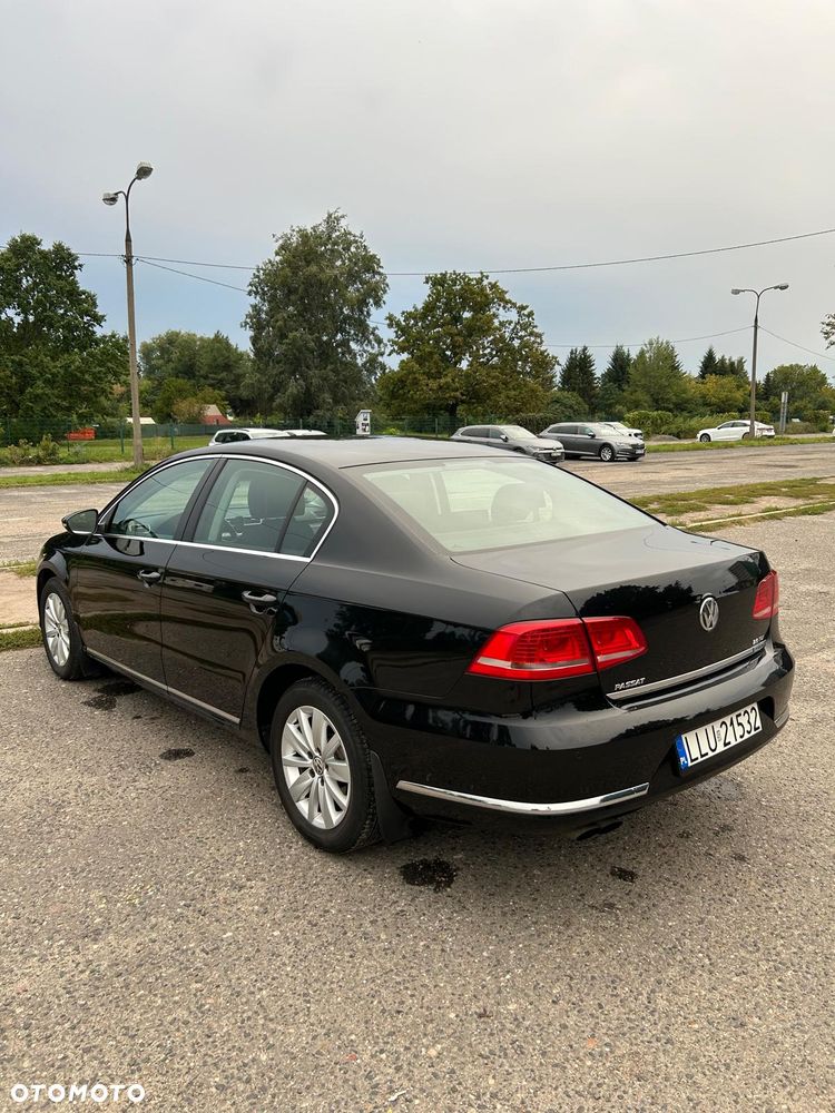 Volkswagen Passat 2.0 TDI Comfortline - 16