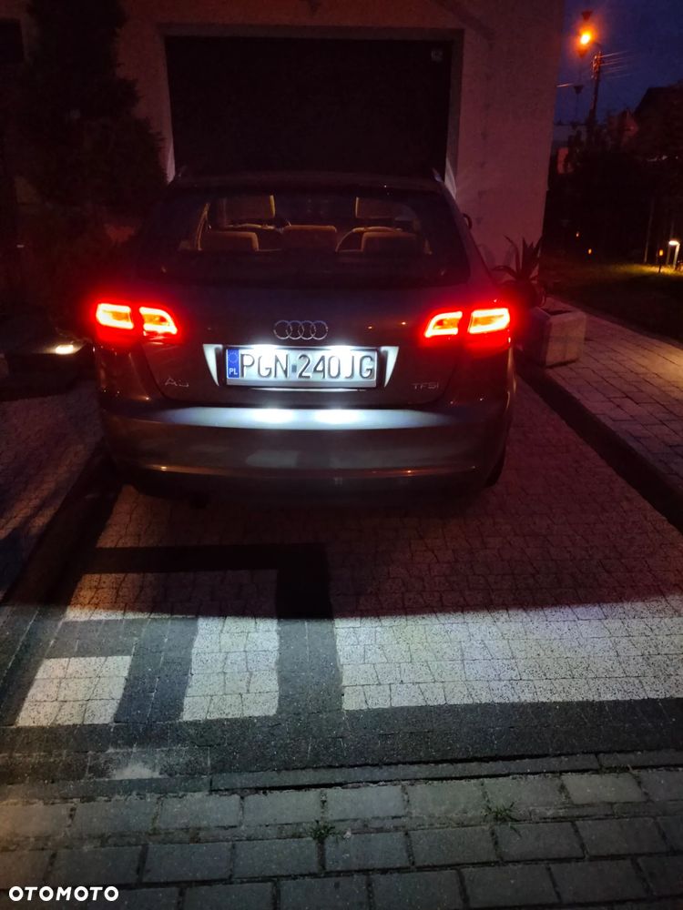 Audi A3 Sportback 1.2 TFSI Attraction - 9