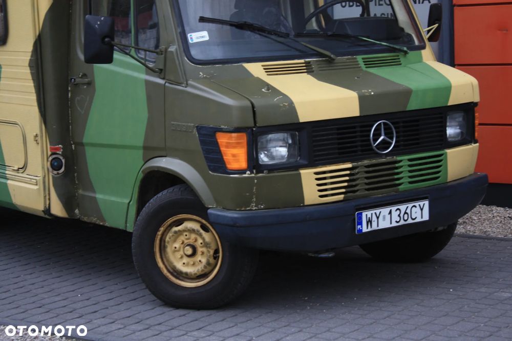 Mercedes-Benz 602 - 12