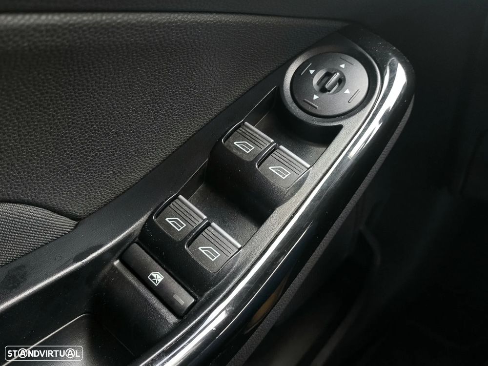 Ford Fiesta 1.5 TDCi Titanium - 23