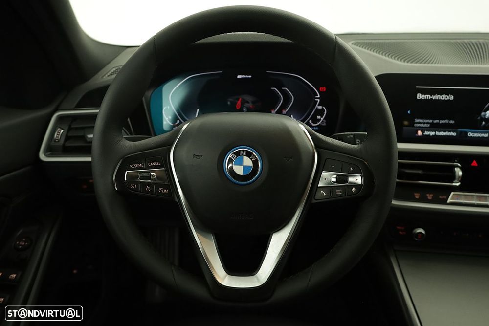 BMW 320 e Touring Auto - 16