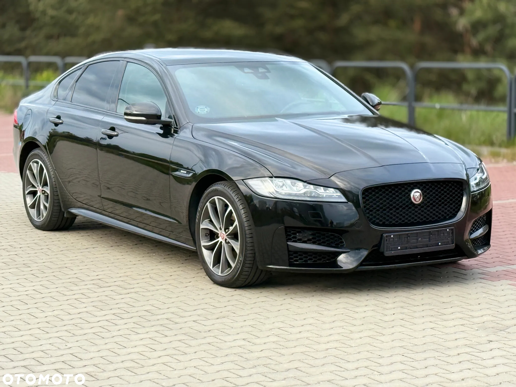 Jaguar XF 2.0 i4D R-Sport - 6