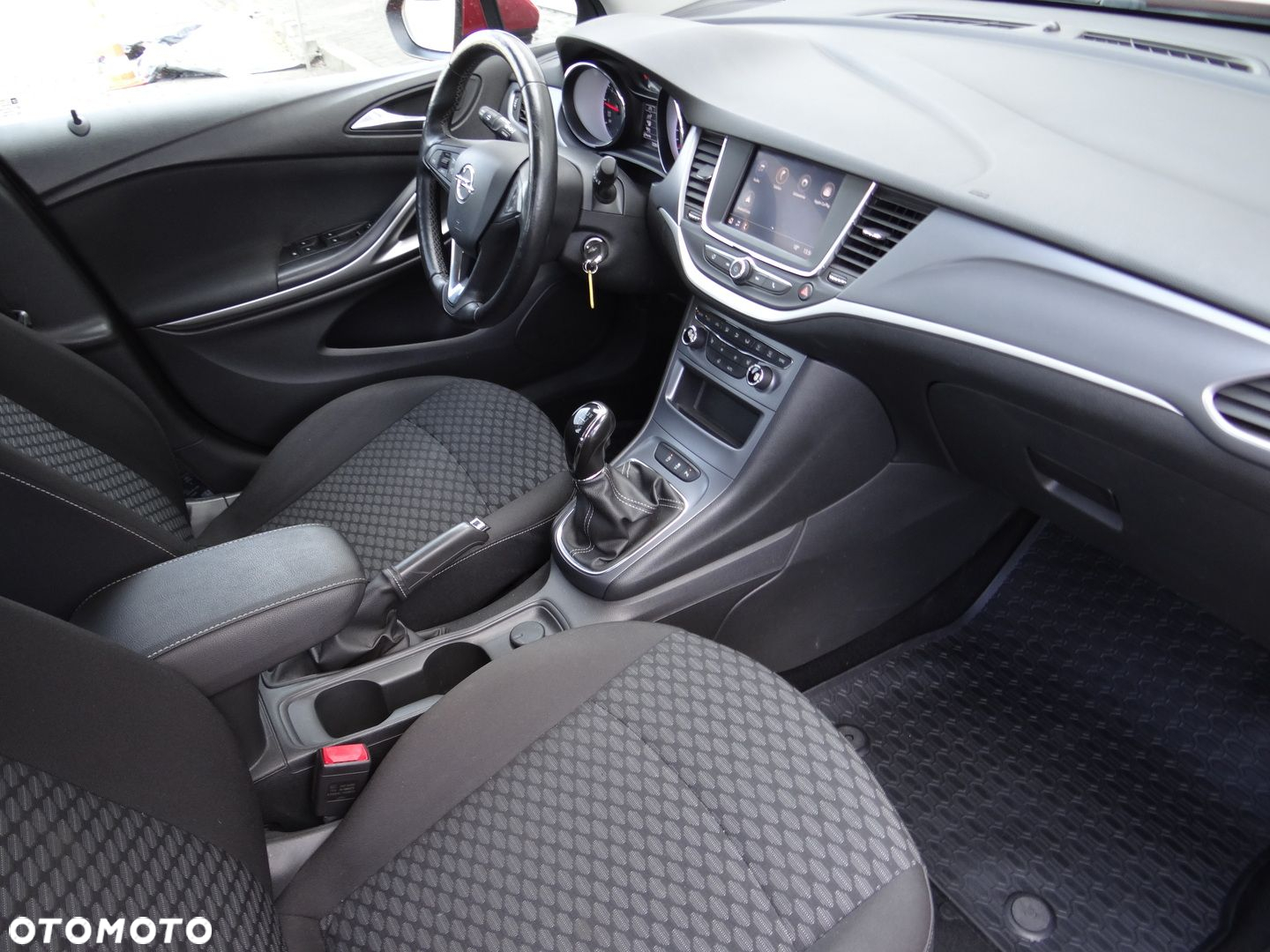 Opel Astra V 1.2 T Edition S&S - 12