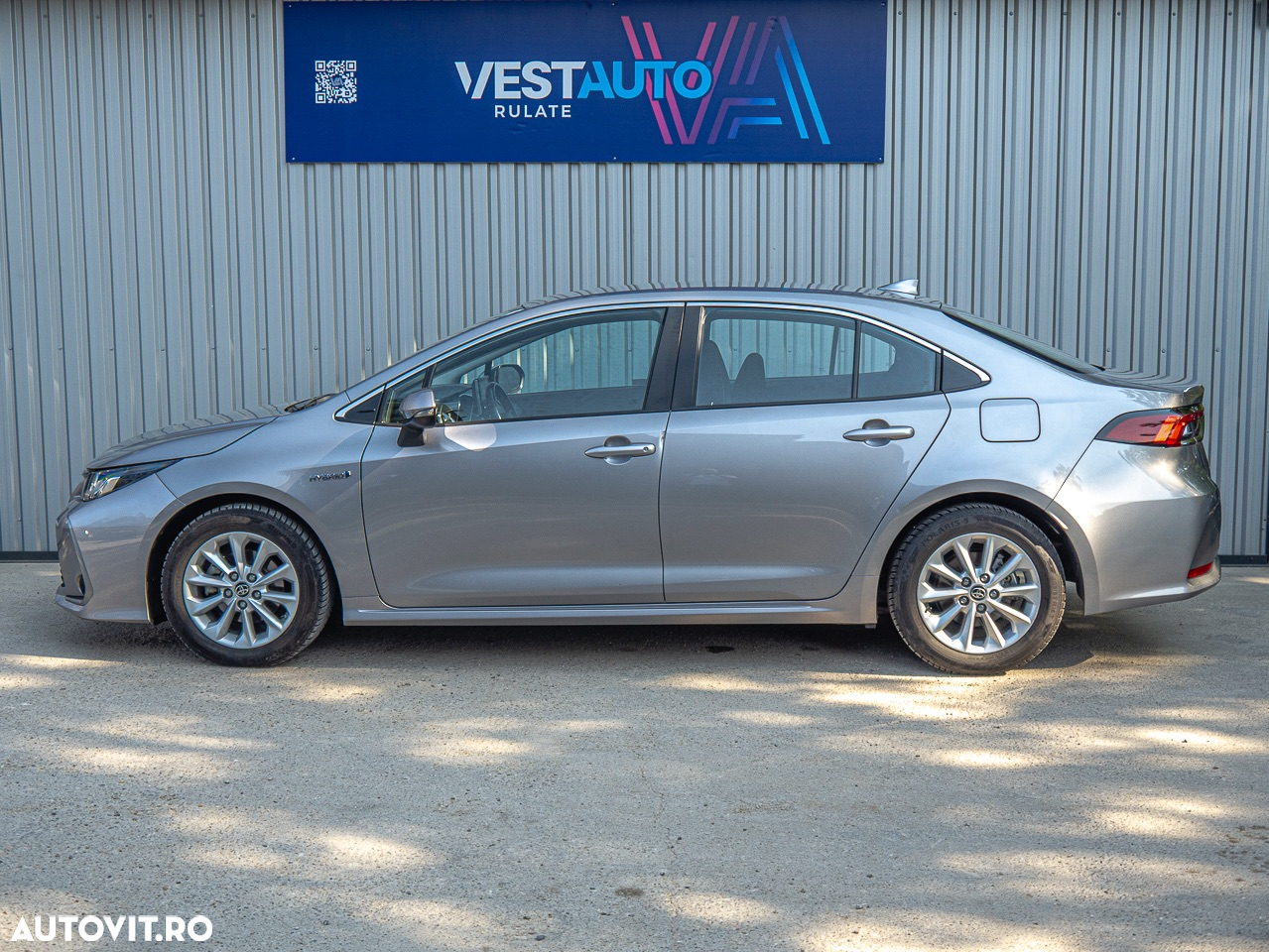 Toyota Corolla Sedan 1.8 HEV Business - 16