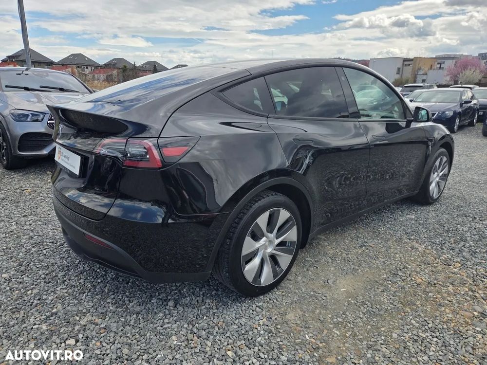 Tesla Model Y RWD - 3