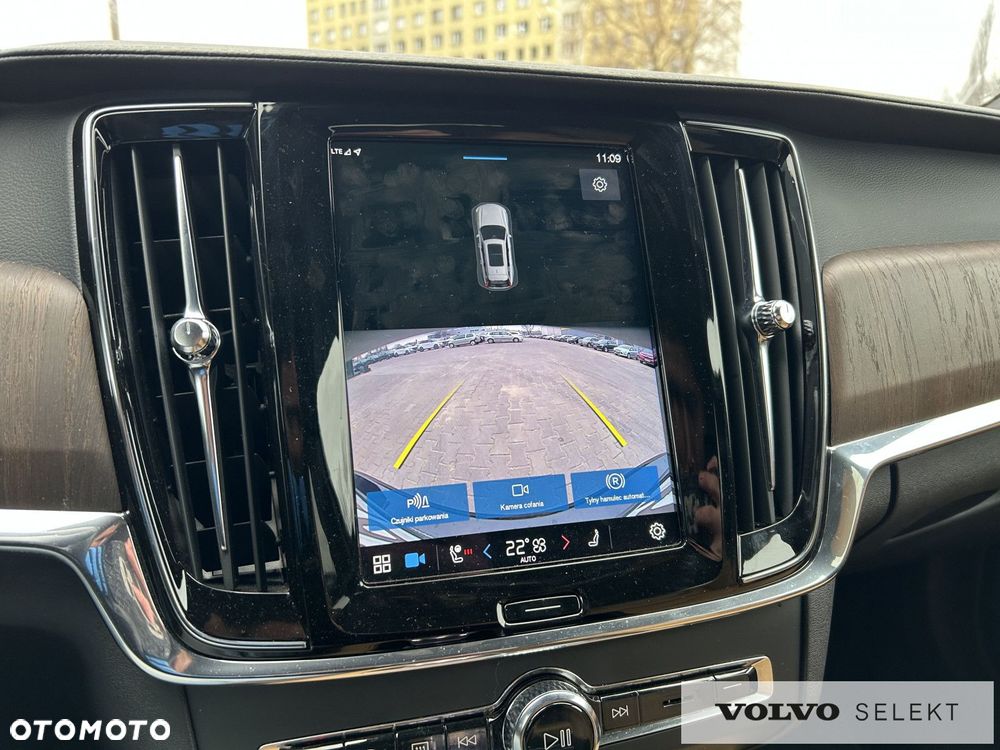 Volvo V90 Cross Country - 17