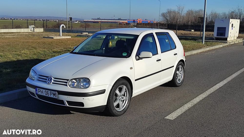Volkswagen Golf - 1