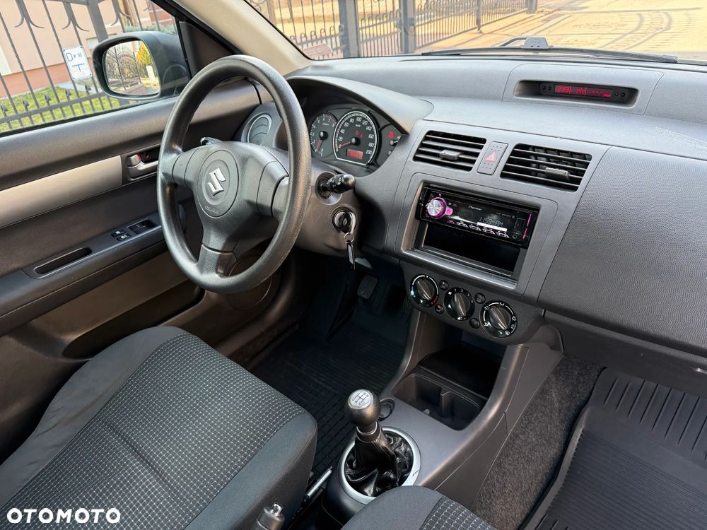 Suzuki Swift 1.3 Comfort+ - 24
