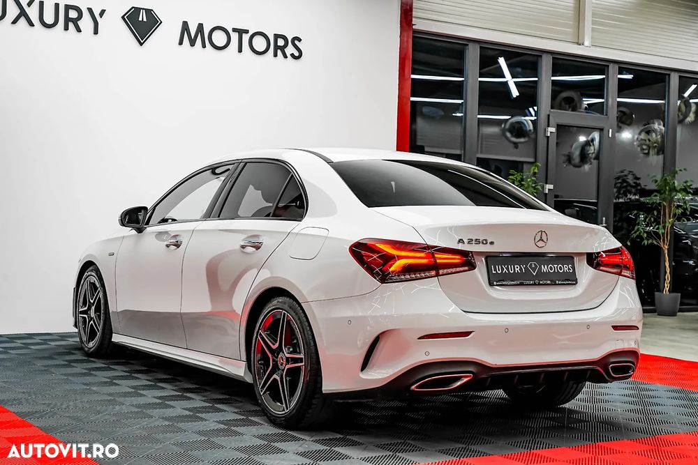 Mercedes-Benz A 250 e 8G-DCT Advanced AMG Line - 11