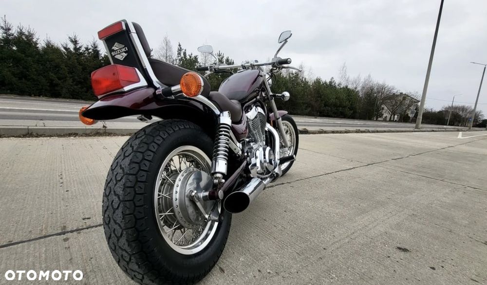 Suzuki Intruder - 3