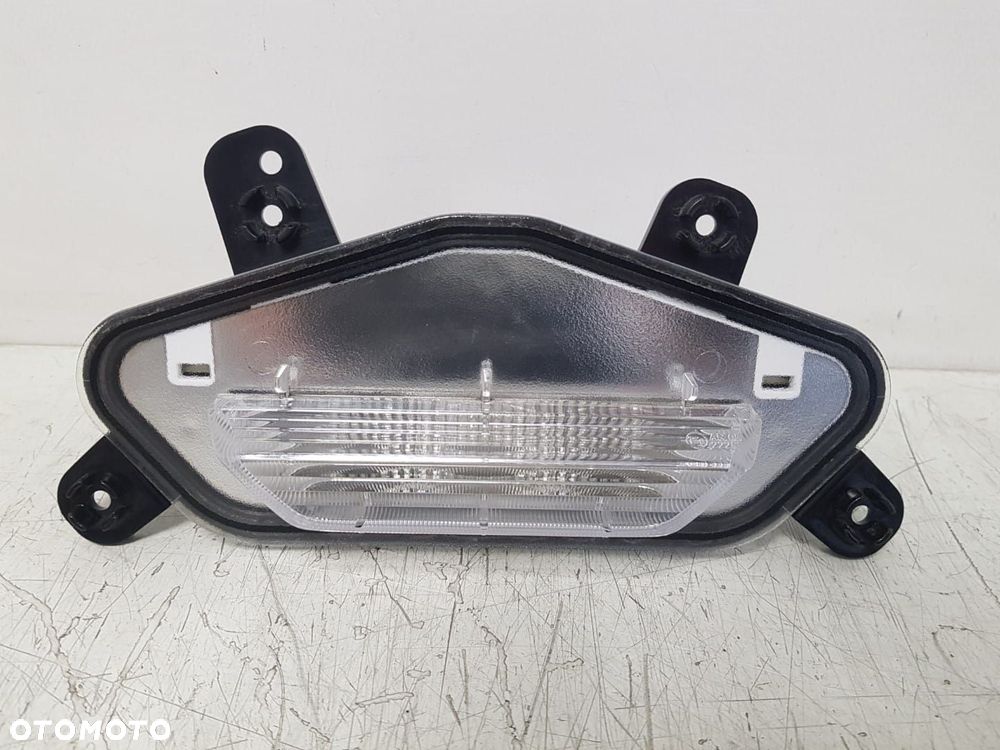 TYLNA LAMPKA COFANIA W ZDERZAK LAMPA TYŁ  KIA SPORTAGE V 5  21-24 924A3-R2000 - 2