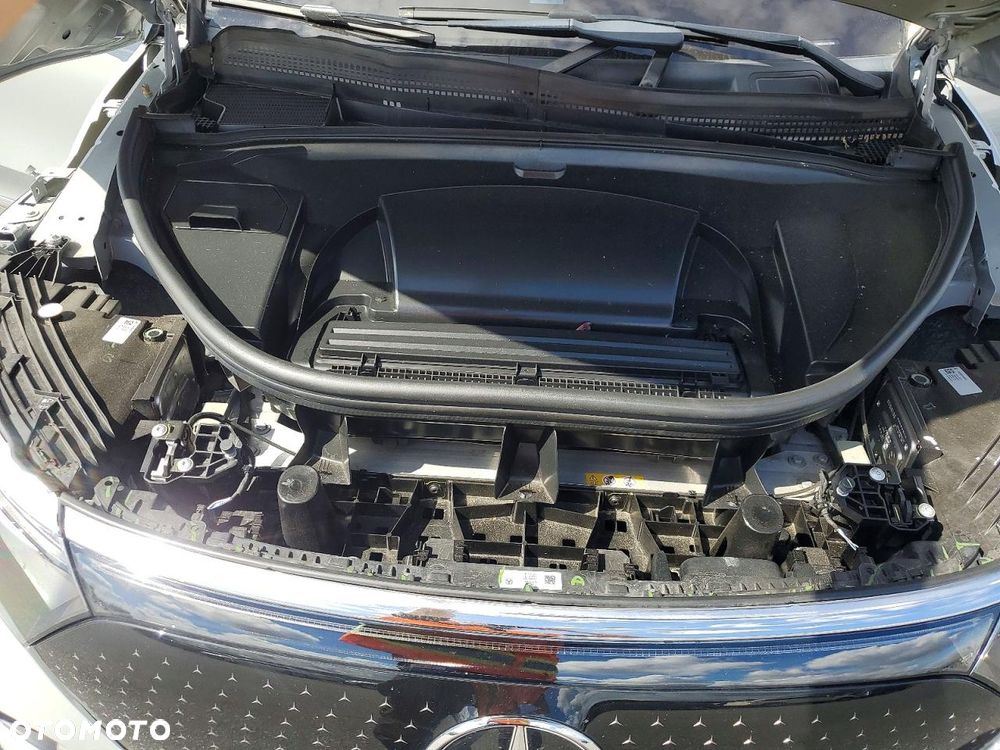Mercedes-Benz EQS 680 SUV - 12