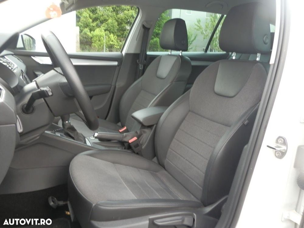 Skoda Octavia 1.4 TSI ELEGANCE - 8