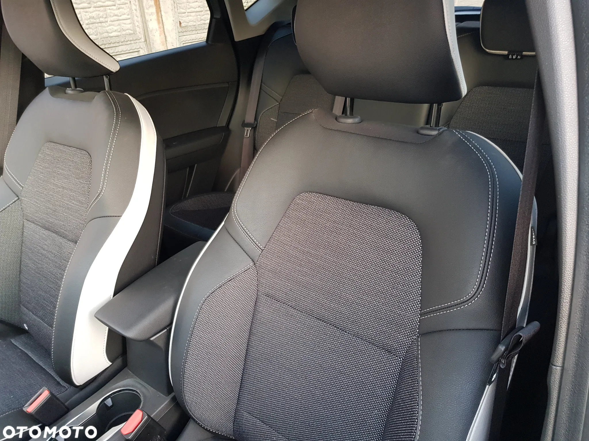 Renault Captur 1.3 TCe mHEV Techno EDC - 9