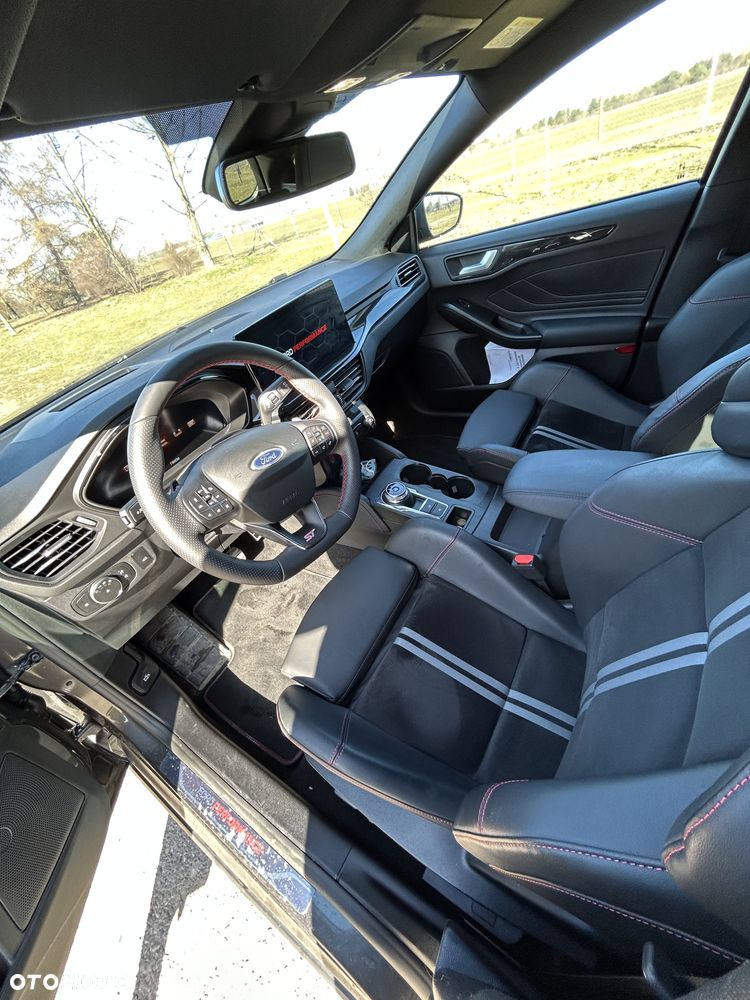 Ford Focus 2.3 EcoBoost ST X - 12