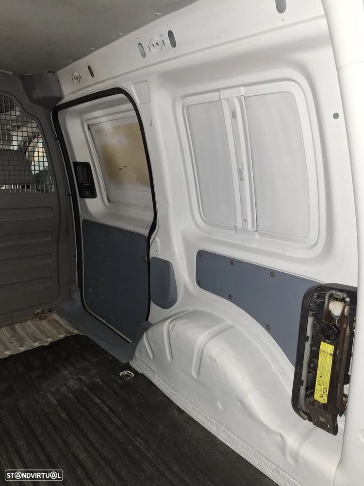 VW Caddy - 14
