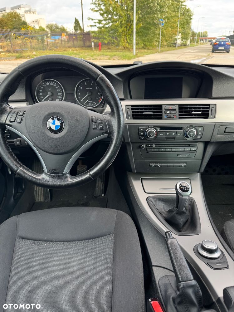 BMW Seria 3 320i - 5