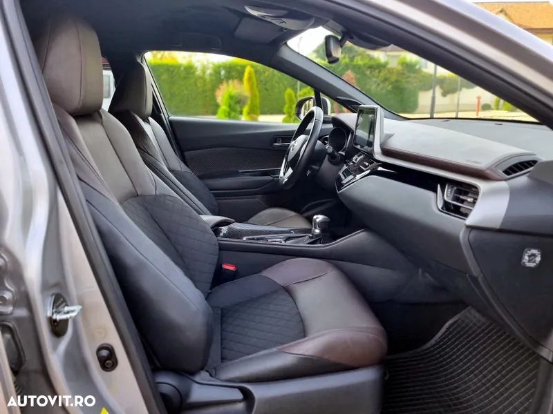 Toyota C-HR ver-1-8-hsd-122-cp-4x2-cvt-c--ult-style - 12