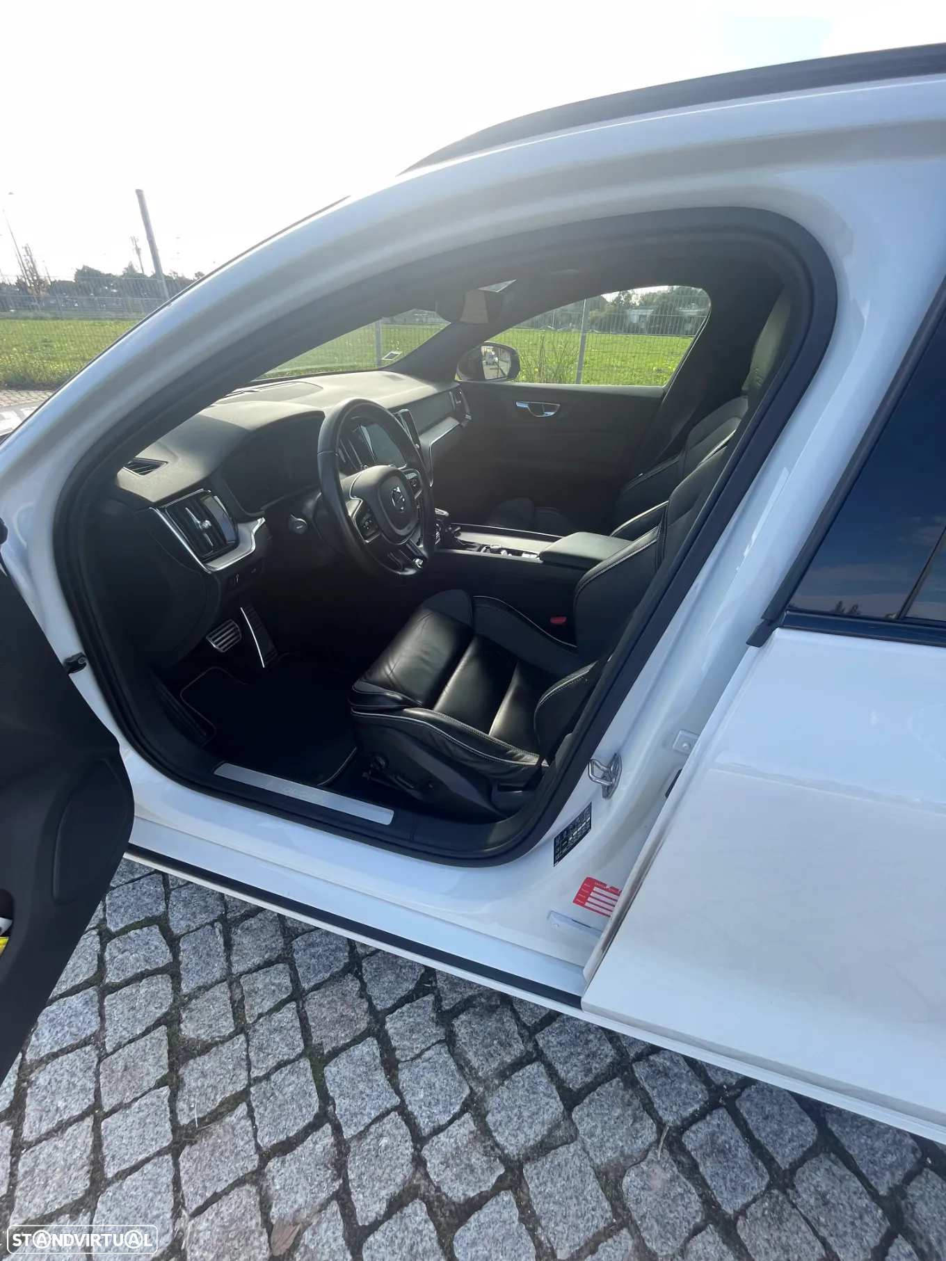 Volvo V60 2.0 D4 R-Design Geartronic - 20