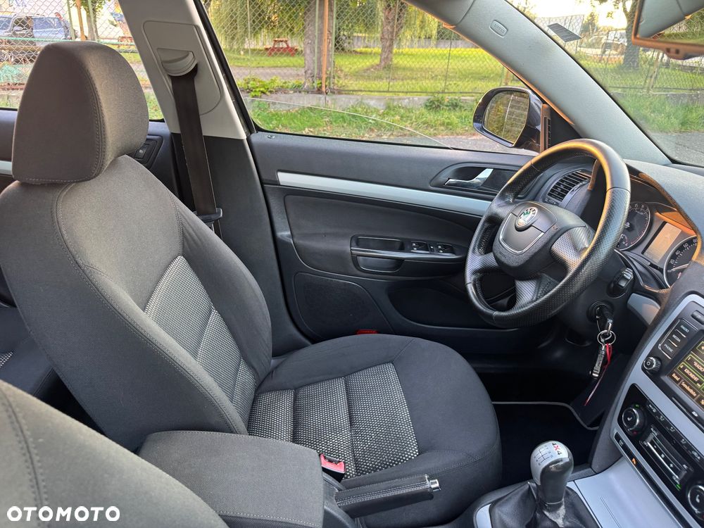 Skoda Octavia Combi 2.0 TDI DPF Scout 4x4 - 21