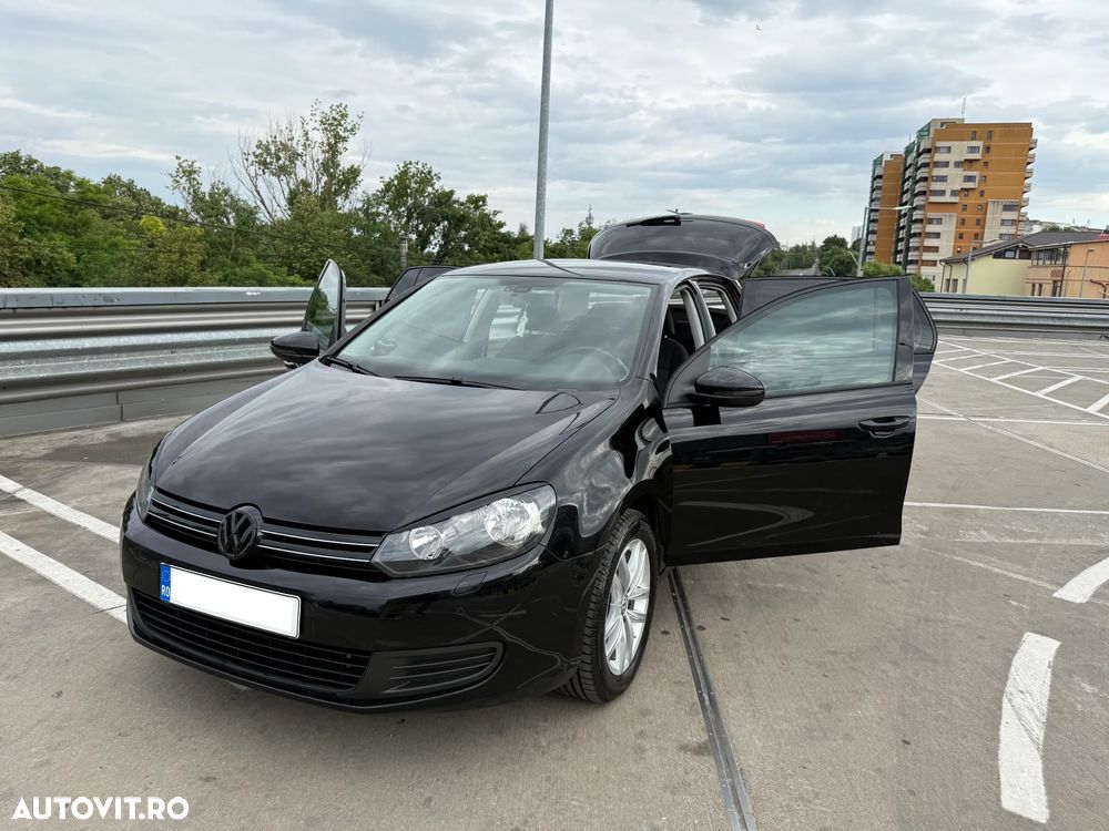 Volkswagen Golf - 1