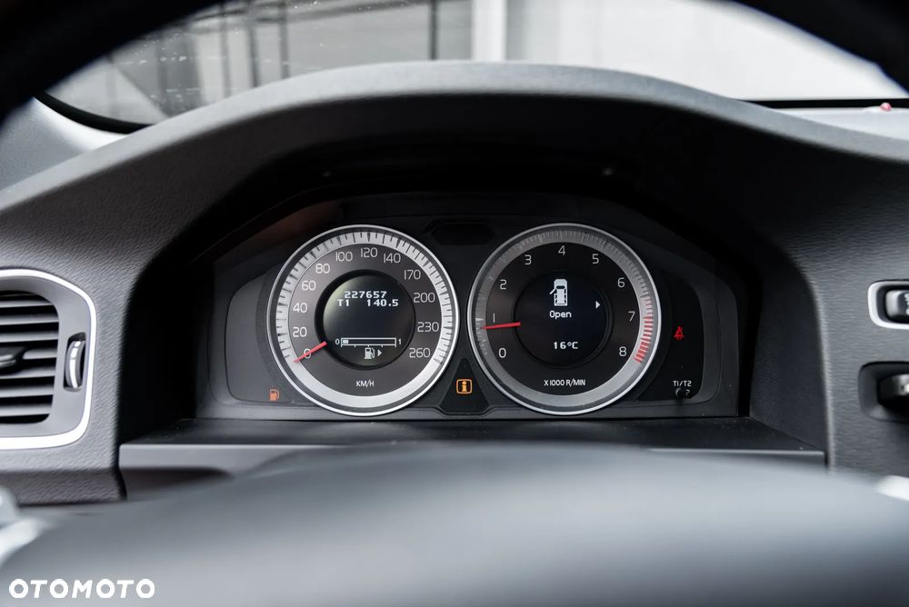 Volvo V60 T3 Edition - 28
