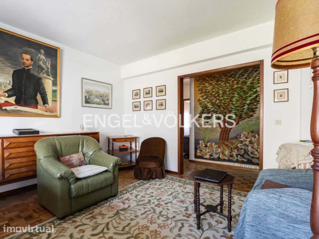 T3 com Duas Frentes no Centro de Telheiras | 95 m² - Grande imagem: 3/27