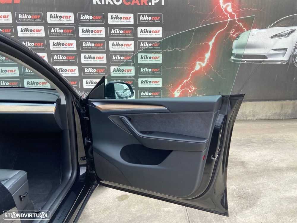 Tesla Model Y Long Range Dual Motor AWD - 40