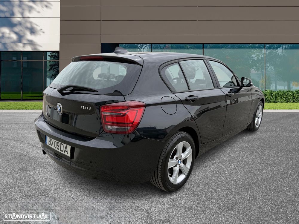 BMW 118 i Sport Line - 3