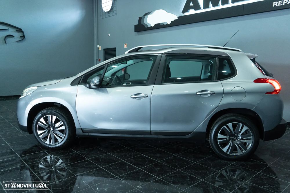 Peugeot 2008 1.2 PureTech Allure - 2