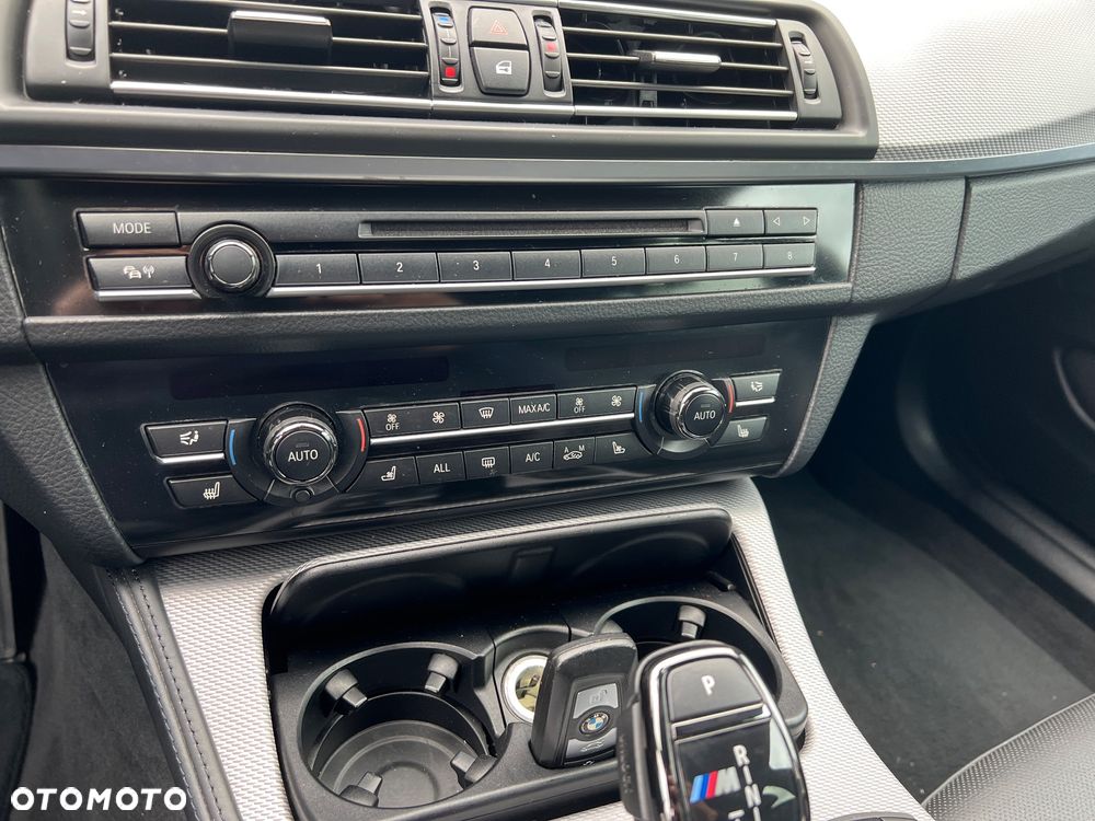 BMW Seria 5 M550d xDrive Touring Sport-Aut - 22