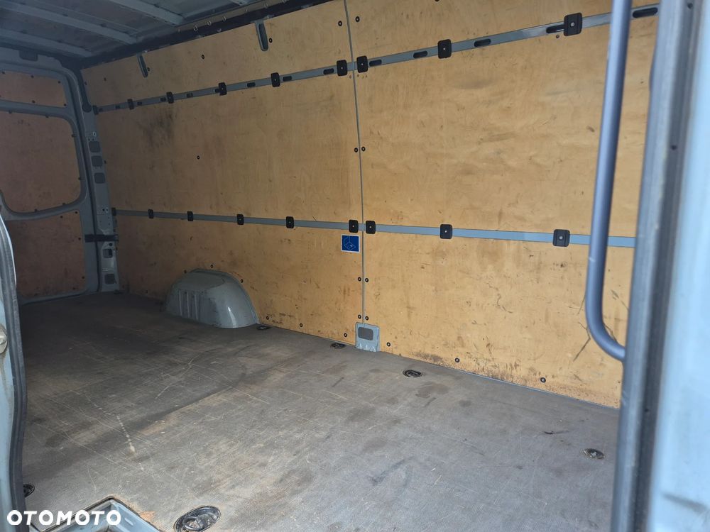 Volkswagen Crafter - 11
