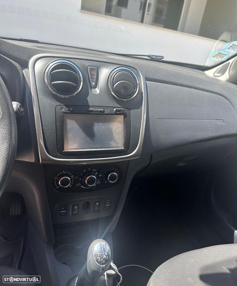 Dacia Sandero - 5