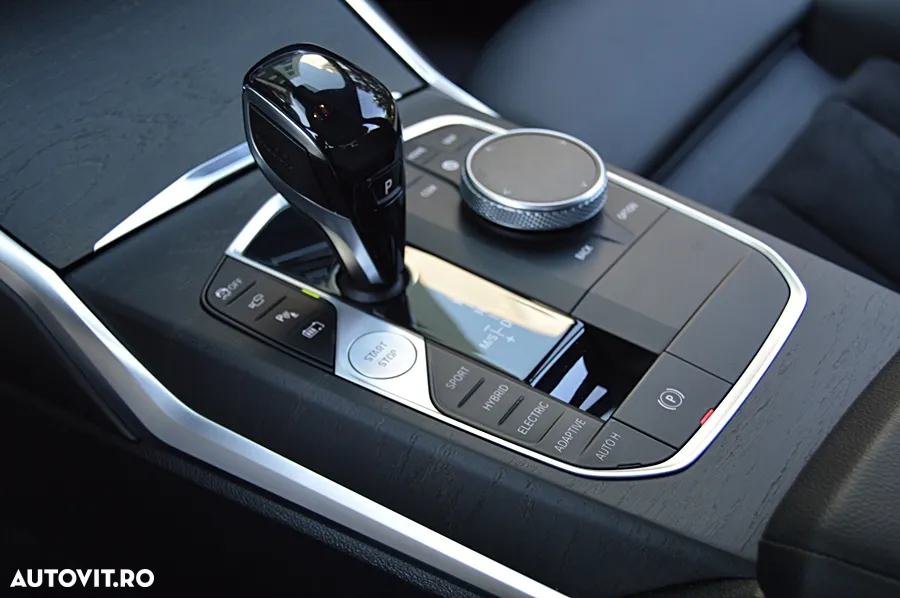 BMW Seria 3 330e Aut. M Sport - 39