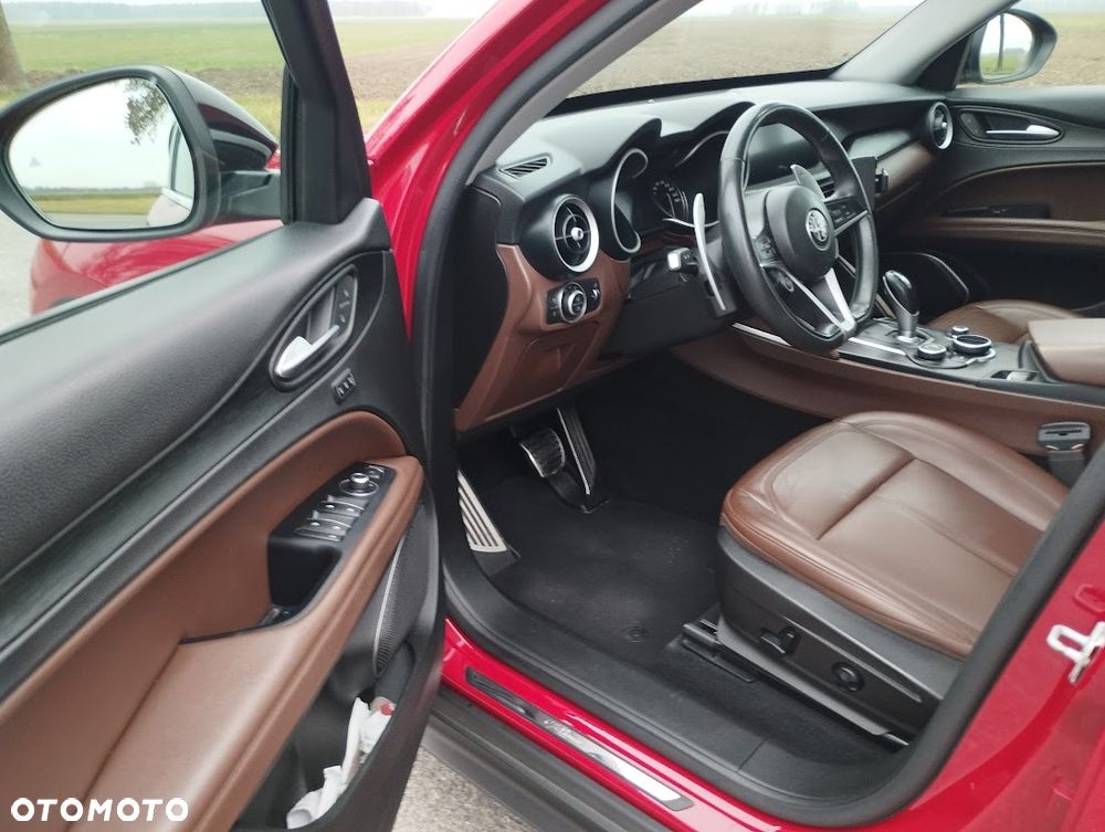 Alfa Romeo Stelvio 2.2 JTDM - 10