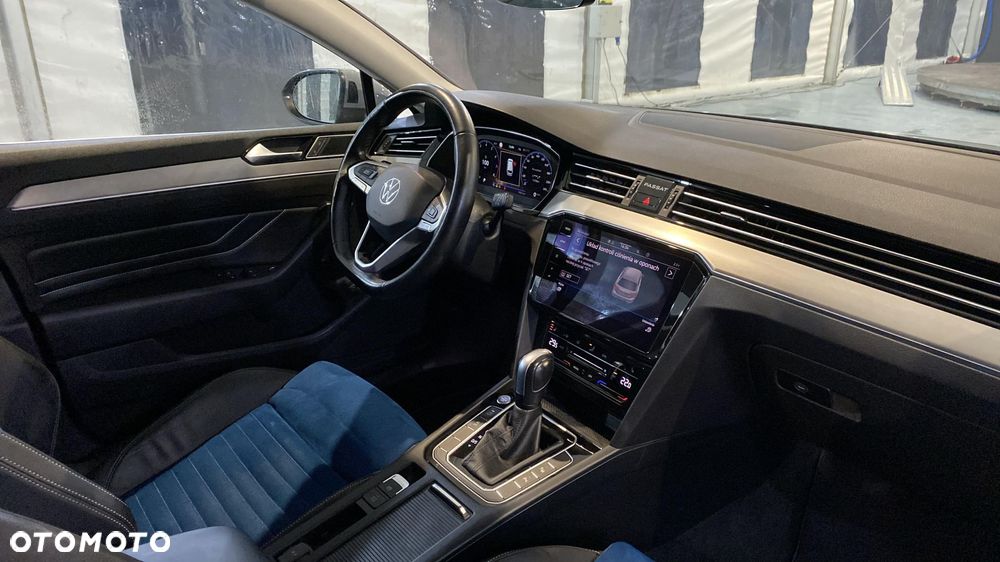 Volkswagen Passat - 15