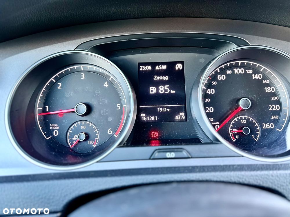 Volkswagen Golf 1.6 TDI DPF BlueMotion Technology Team - 17
