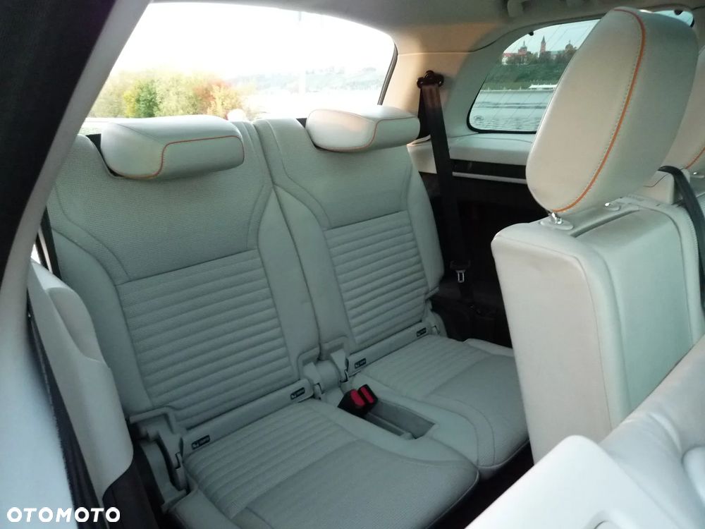 Land Rover Discovery 2.0 Sd4 HSE Luxury - 19
