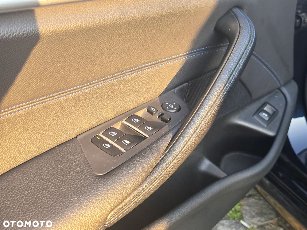 BMW Seria 5 520d M Sport - 29