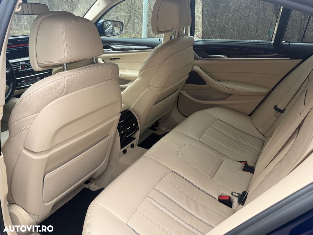 BMW Seria 5 530i xDrive AT - 9