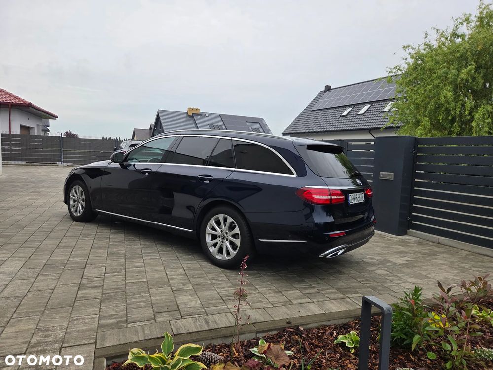 Mercedes-Benz Klasa E 220 d 9G-TRONIC Exclusive - 6
