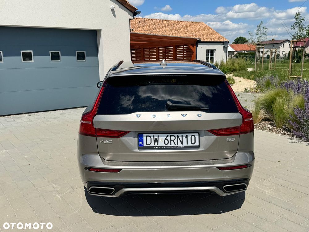Volvo V60 B3 B R-Design - 7