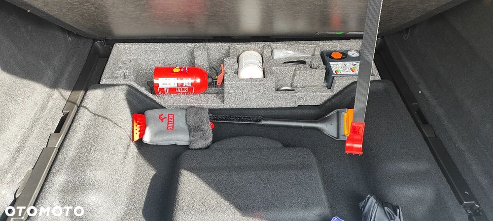 Volvo XC 60 D4 R-Design - 13