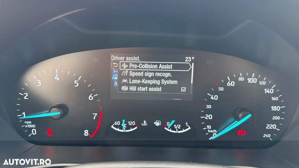 Ford Focus 1.0 EcoBoost Titanium - 25
