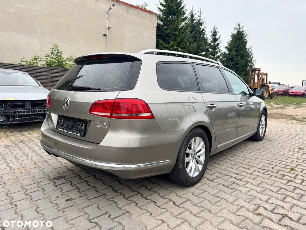 Volkswagen Passat 2.0 TDI BlueMotion Technology R-Line - 8