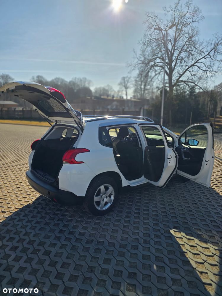 Peugeot 2008 PureTech 82 Style - 36