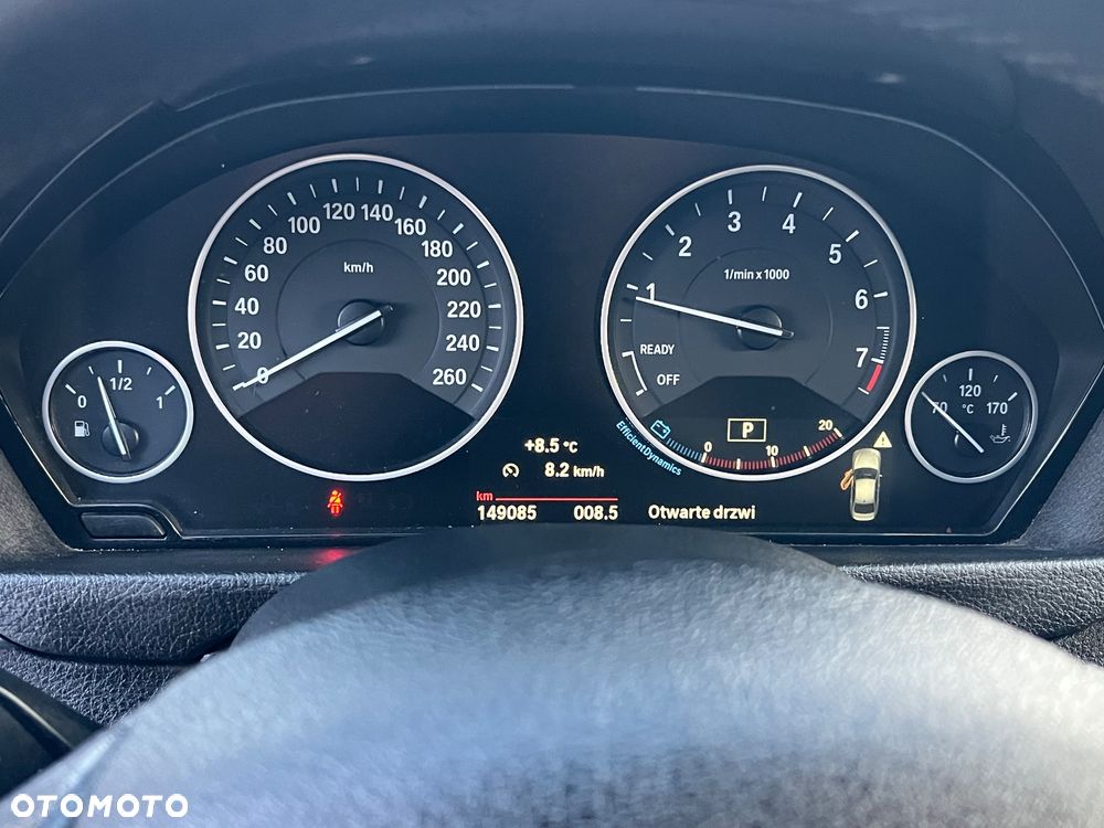 BMW Seria 3 318i - 13