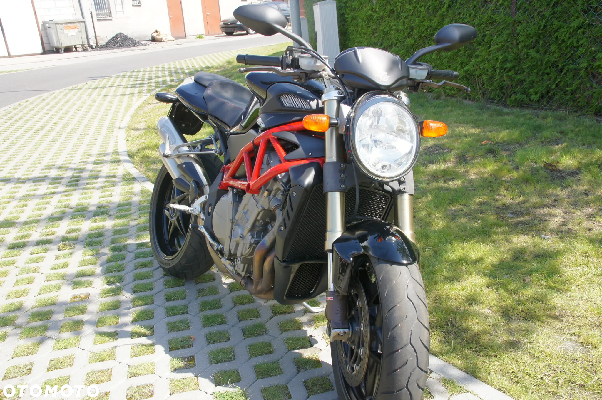 MV AGUSTA Brutale - 7